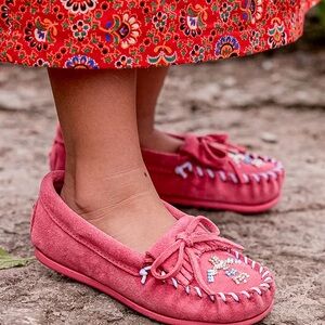 *NIB* MINNETONKA Toddler‎ Kids Pink Moccasins